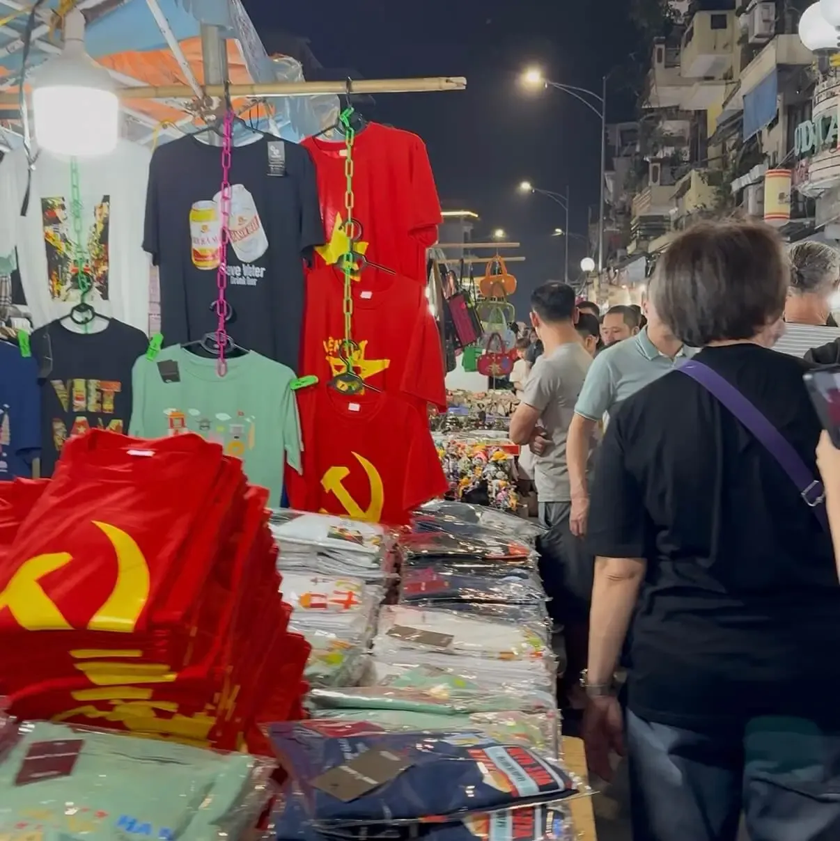 Mercado nocturno de Hanoi
