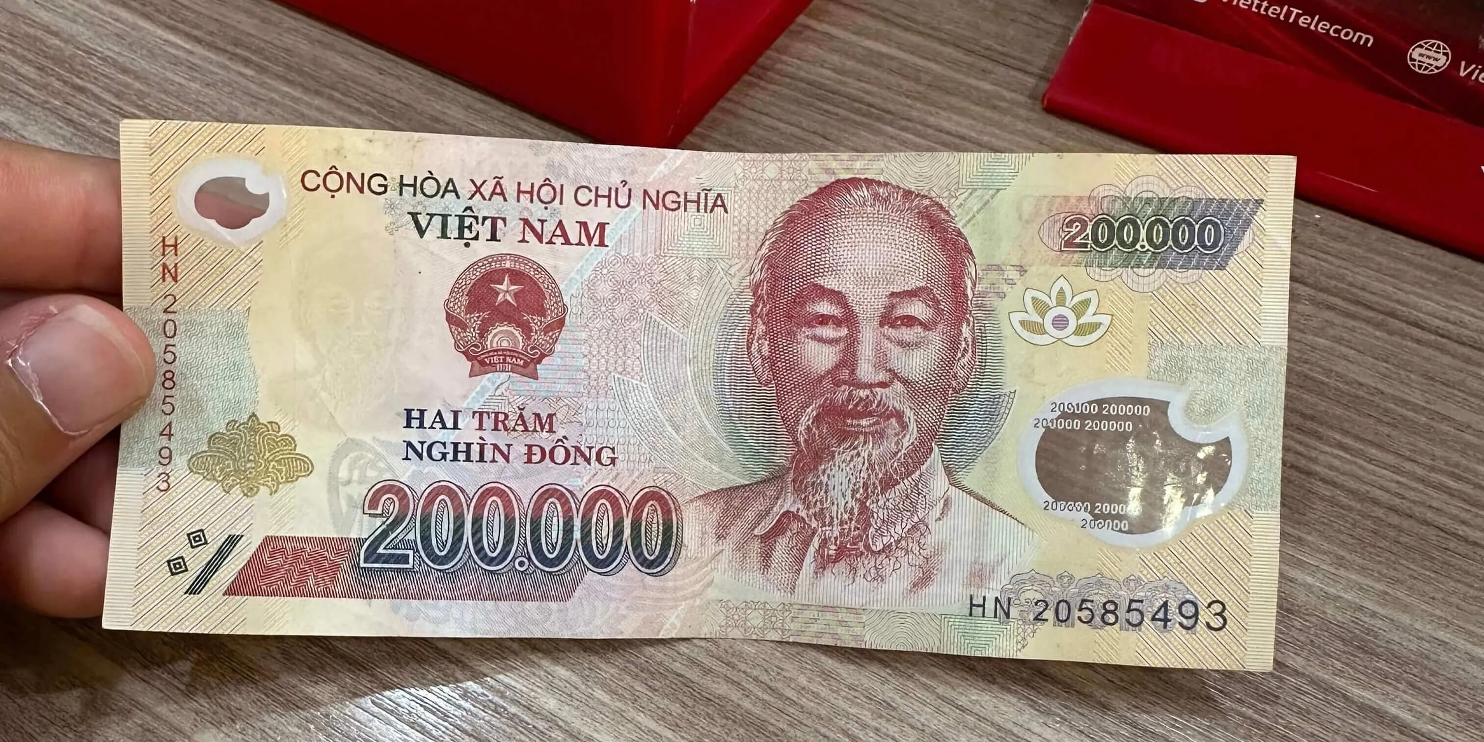 200000 Vietnamese Dong bill