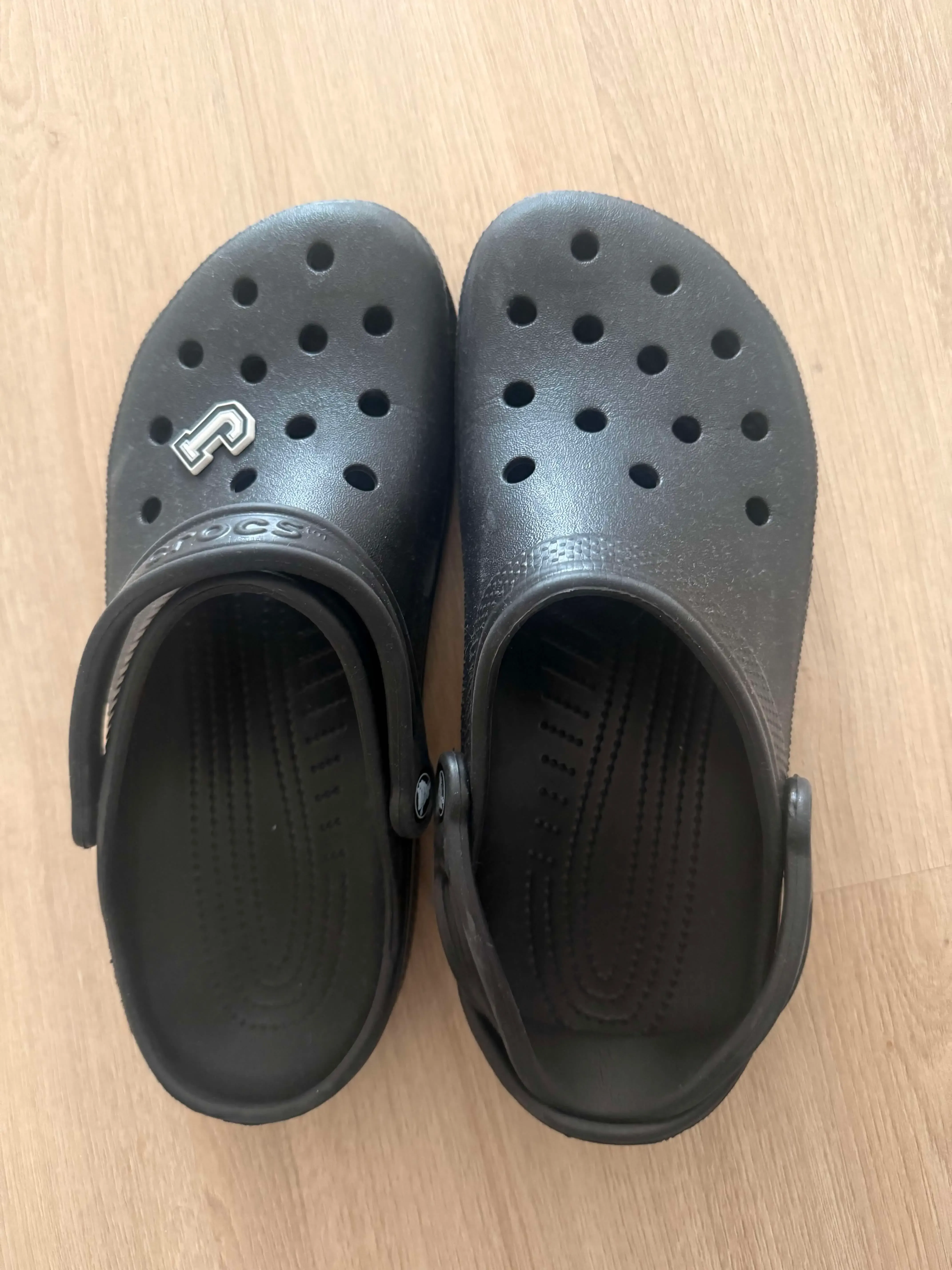 Sandalias estilo Crocs
