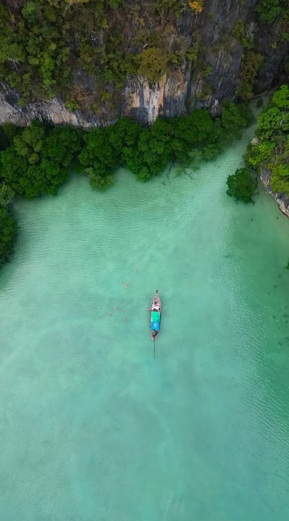 Spend a day on a boat with friends in Koh Yao Noi