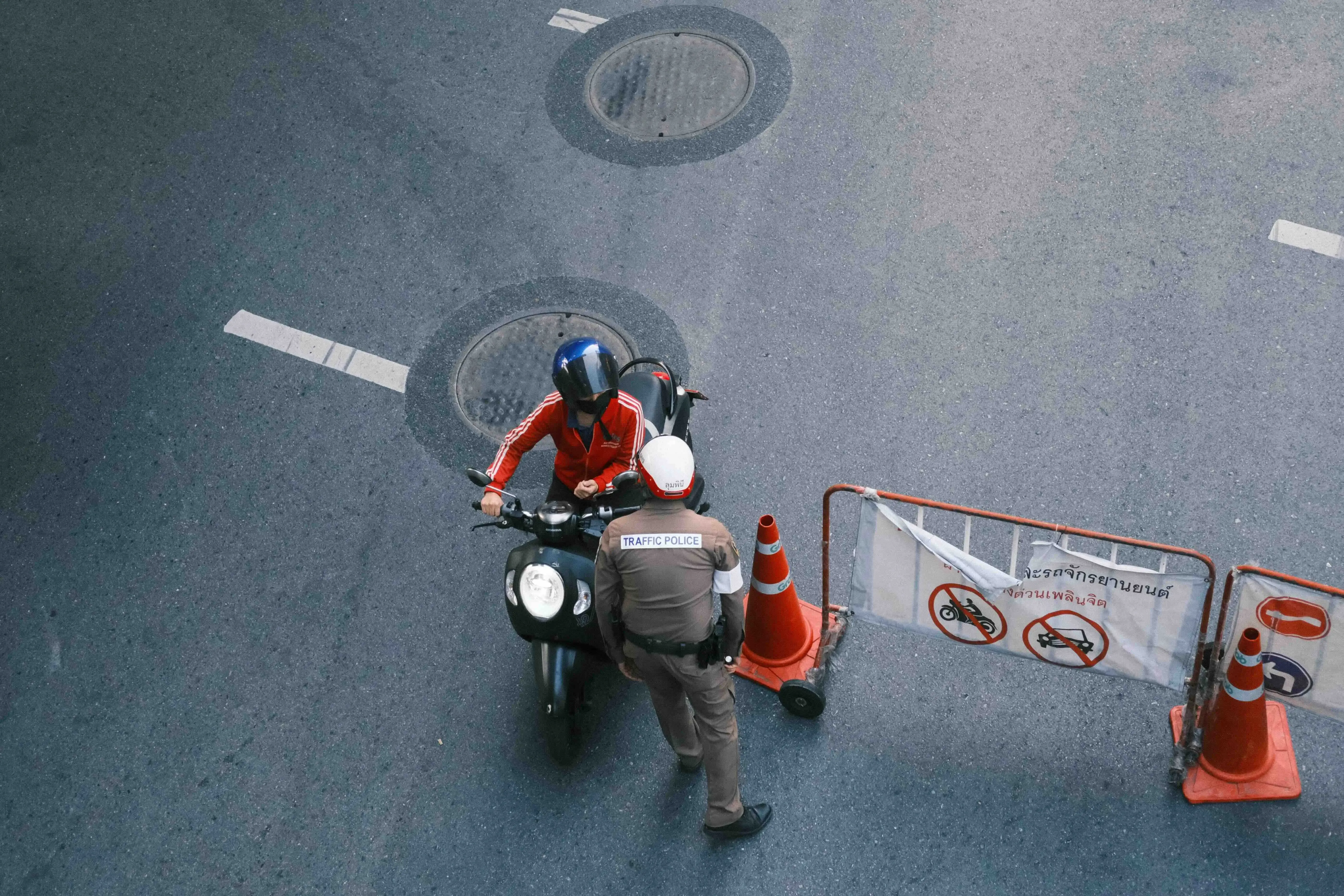 Arnaque de Faux Policiers à Phuket