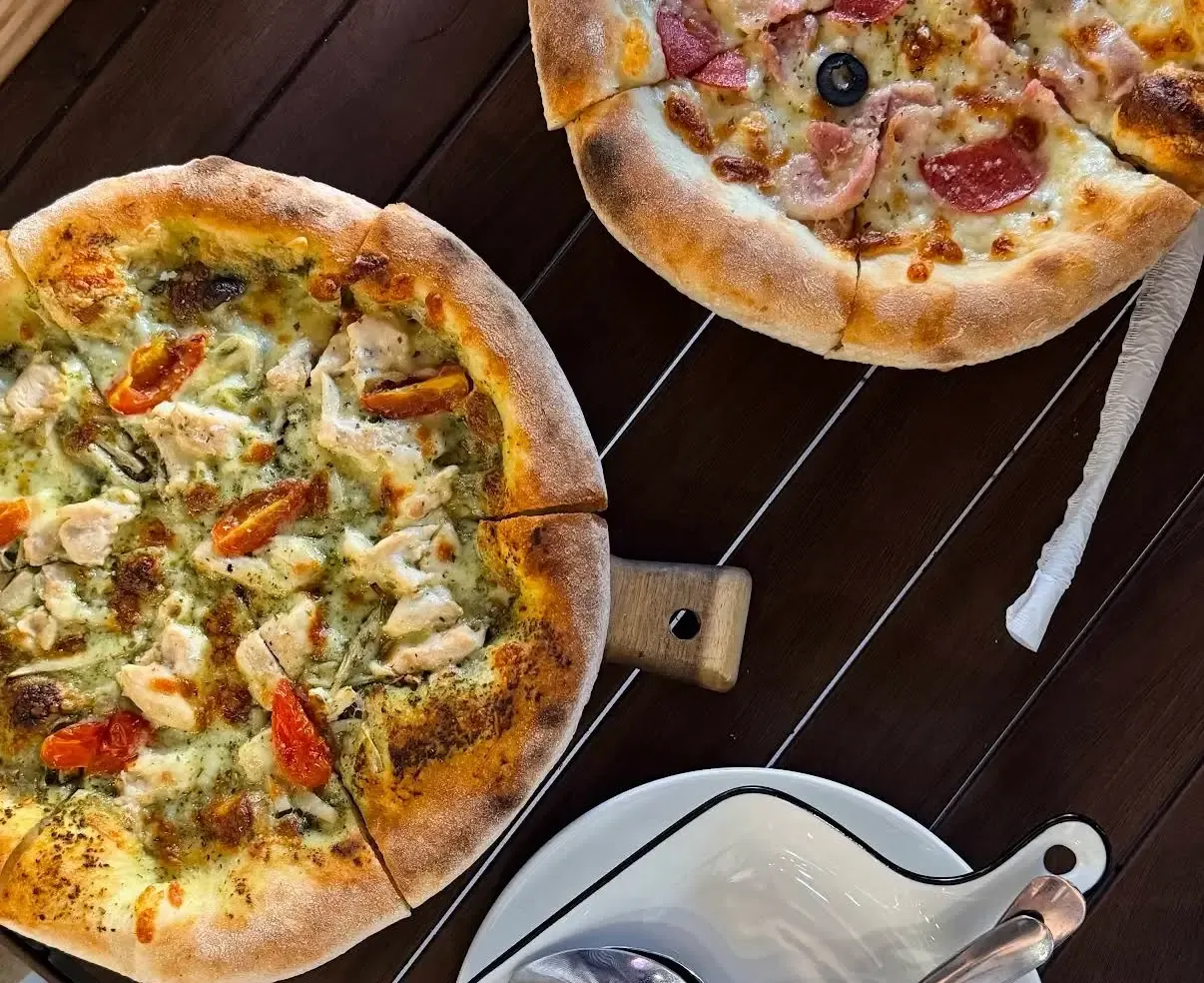 Artisan pizza and desserts at Hẻm Pizza Tea Cake, Phu Quoc