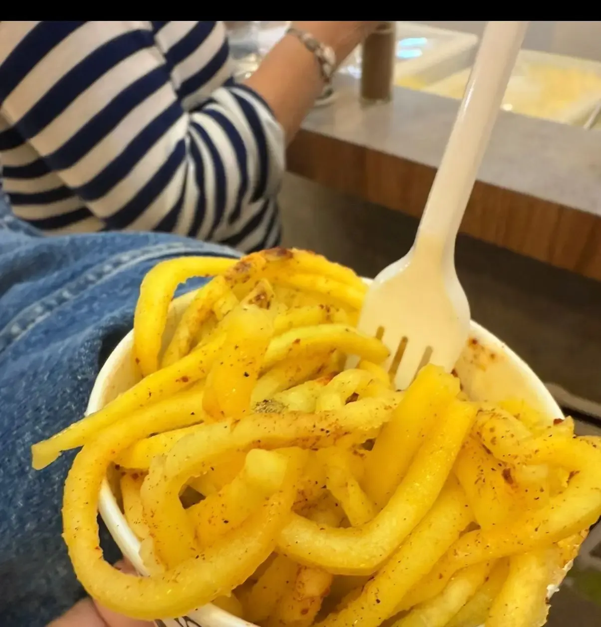 Mangue verte non mûre, fruit typique de Colombie
