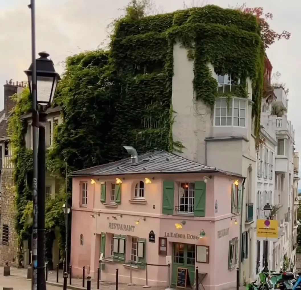 Paseo romántico por Montmartre en París