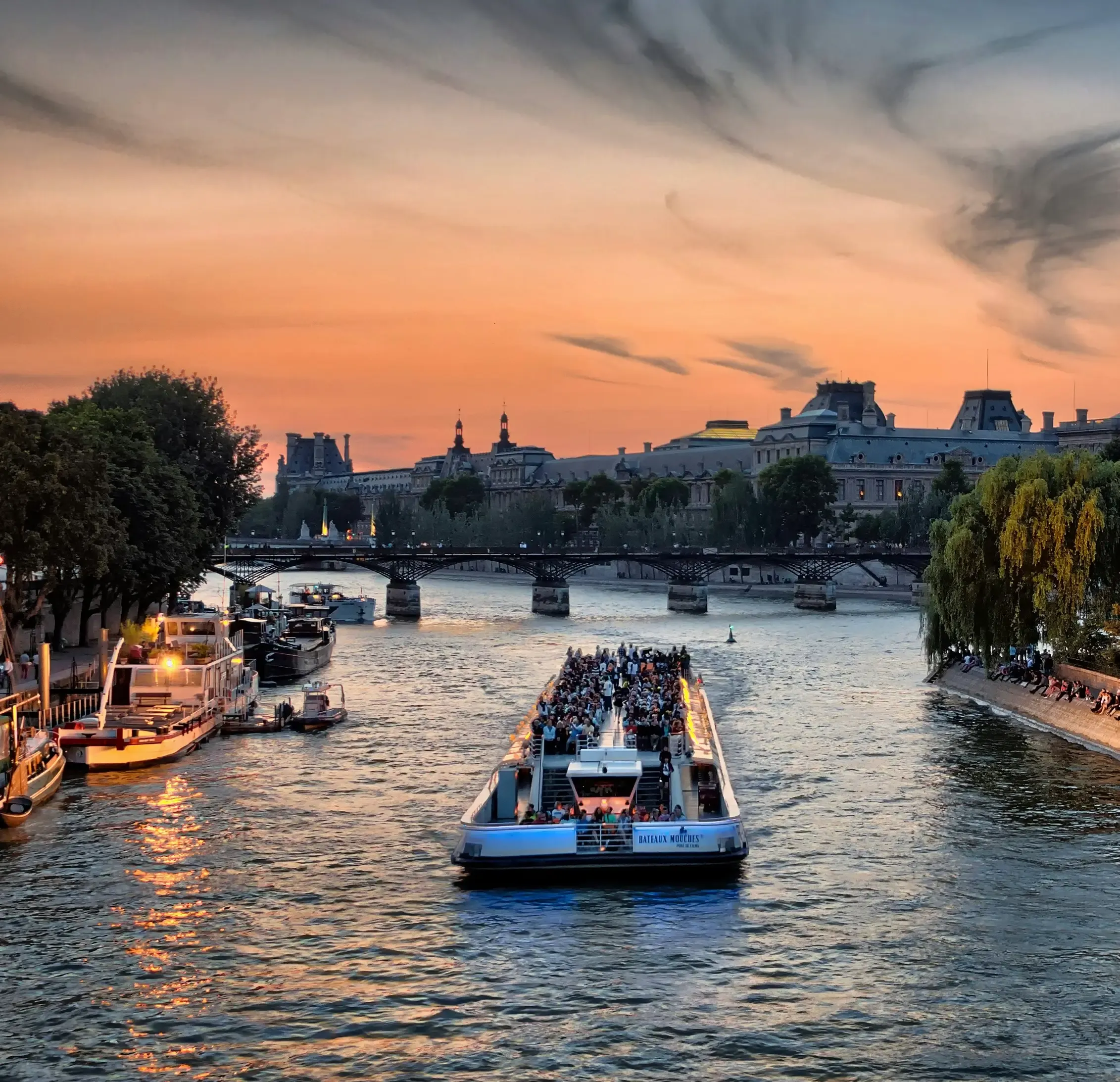 Crucero romántico por el Sena en París