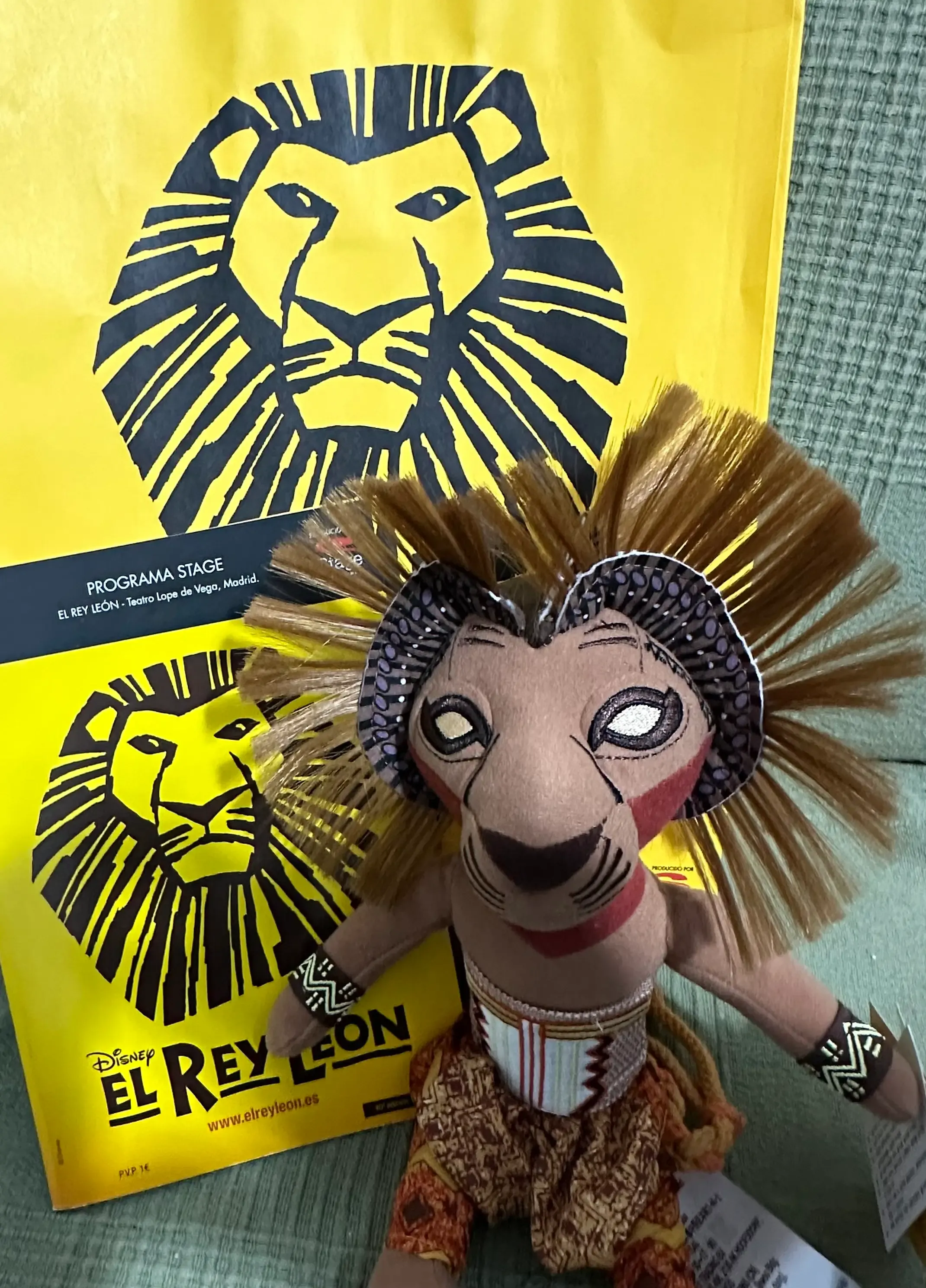 Peluche del musical el Rey León
