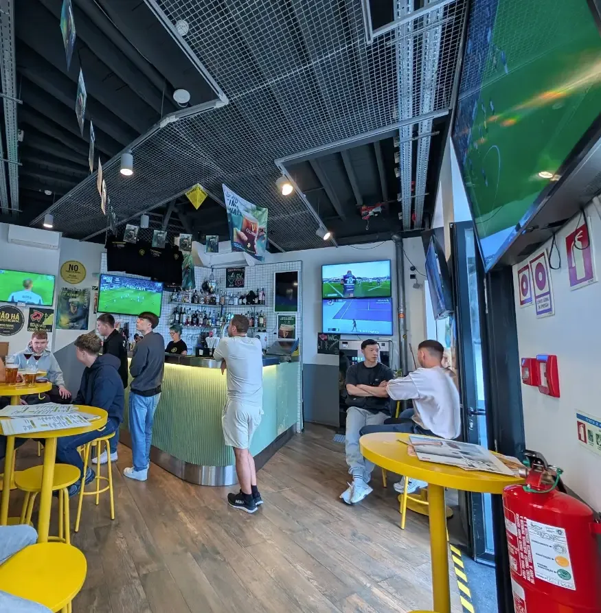 The Couch Sports Bar Marquês